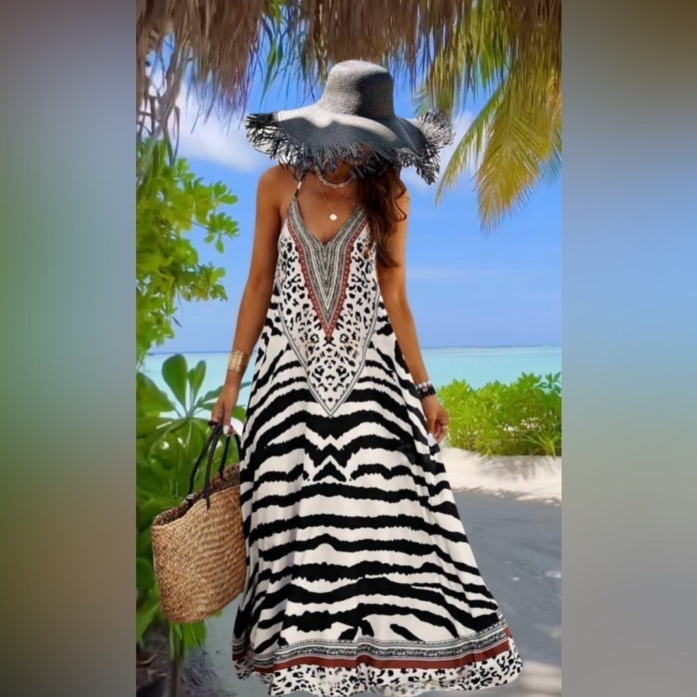 Black & White Boho Zebra Maxi Dress with V-Neck Backless